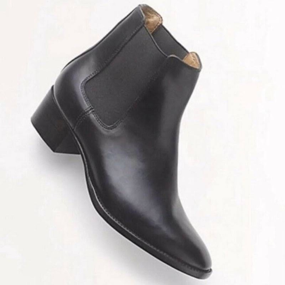 NWOT Frye Dara Chelsea Boot